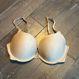 Victoria's Secret Beige Bra push up